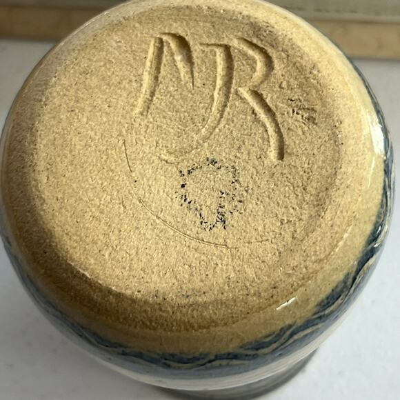 Studio Art Pottery Handmade Jar Vase Signed Ivory Blue Striped Zig Zag 5.5” - Picture 9 of 14